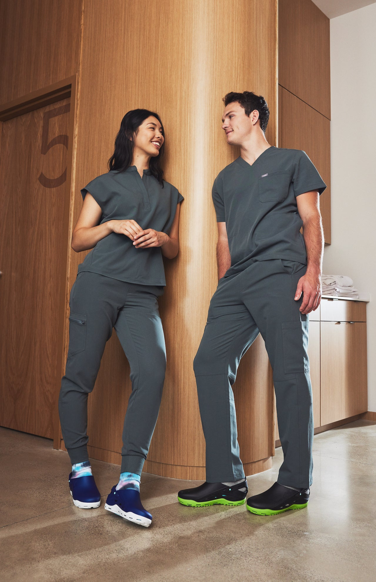 Garden sales clogs aldi